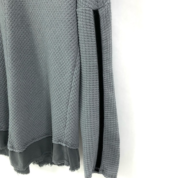 XCVI Long Sleeve V-Neck Top Dark Grey Textured E23 - Picture 4 of 9